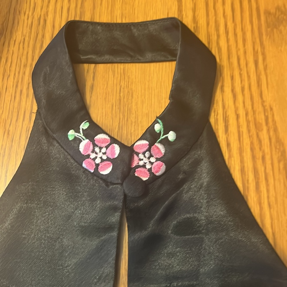 Halter dress - Picture 8 of 10
